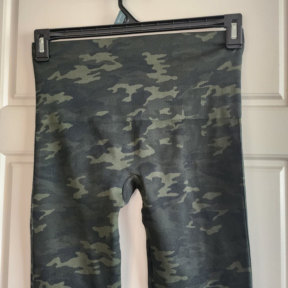 Spanx Leggings Womens XL Black Camo Look At Me Now Shaping Support Seamless Frnt - Picture 7 of 11